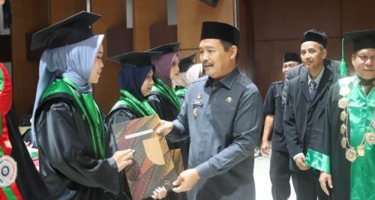 Wabup Muba Hadiri Wisuda Institut Rahmaniyah Sekayu, 65 Lulusan Siap Mengabdi untuk Daerah