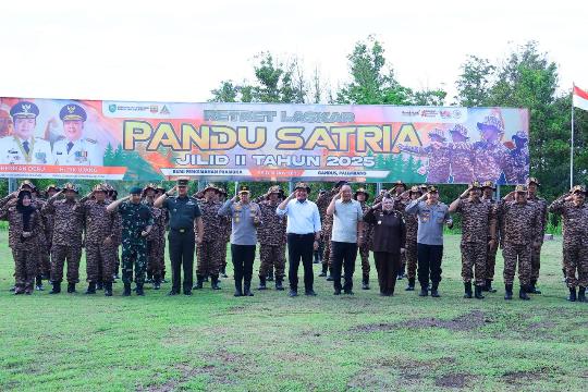 Gubernur Herman Deru Tekankan Pembentukan Karakter Pemuda saat Buka Retret Laskar Pandu Satria Jilid II 2025 di Palembang