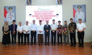 Wali Kota Palembang Ratu Dewa Lepas 97 Jamaah Penerima Bantuan Umroh 2025