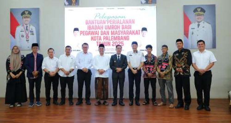Wali Kota Palembang Ratu Dewa Lepas 97 Jamaah Penerima Bantuan Umroh 2025