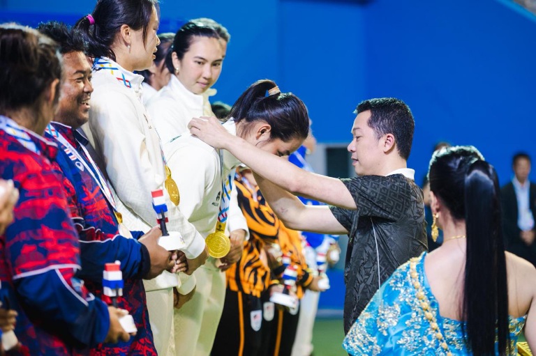 Tim Beregu Tenis Putra dan Putri Indonesia Kawinkan Emas di SEA Games 2025 Thailand