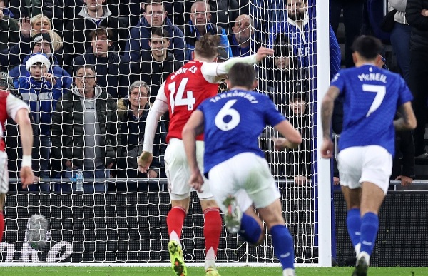 Penalti Gyokeres Antar Arsenal Taklukkan Everton, The Gunners Kembali ke Puncak Klasemen