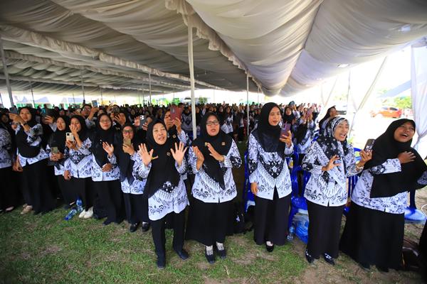 Herman Deru: Keikhlasan dan Istiqomah Guru Jadi Pondasi Pendidikan Berkualitas di Sumsel
