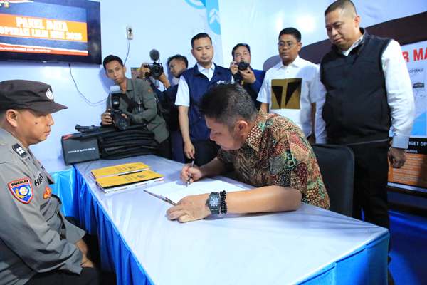 Gubernur Herman Deru Tinjau Gereja dan Pos Pengamanan Natal, Pastikan Ibadah Berjalan Aman dan Kondusif