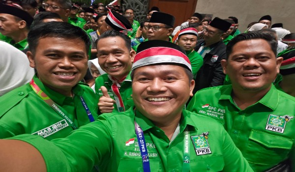 Ketua Fraksi PKB Banyuasin H. Ahmad Zarkasih bersama anggota lainnya. Foto : Nto