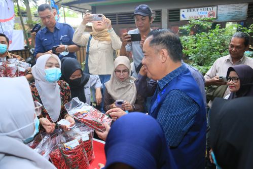 Wagub Cik Ujang Pimpin Operasi Pasar Murah Pemprov Sumsel, Perkuat Pengendalian Inflasi