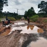 Truk Minyak dan Batu Bara Diduga Jadi Biang Kerusakan Jalan Desa Macang Sakti–Ulak Embacang di Muba