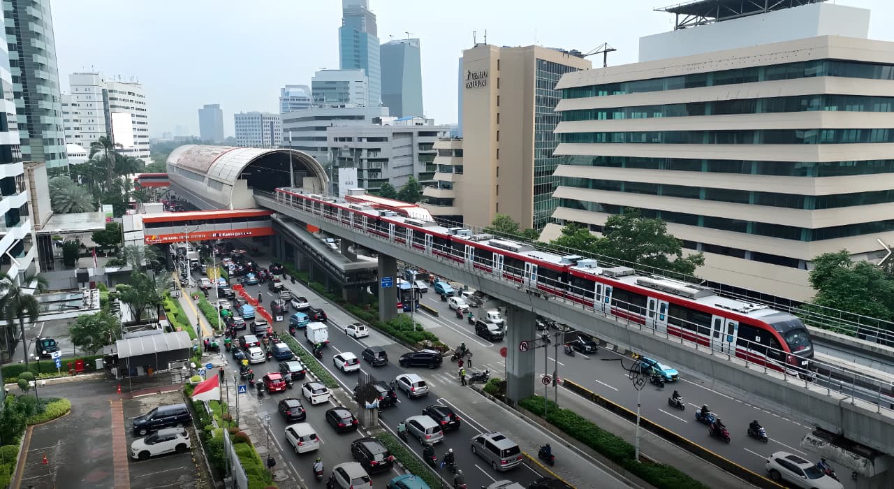 KAI Ingatkan Aturan Tarif Anak di LRT Jabodebek selama Liburan Nataru 2025/2026 (foto: viralsumsel.com)