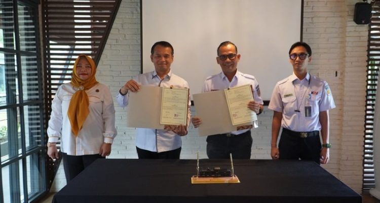 KAI - Kejari Purwokerto Teken Kerja Sama. Foto: viralsumsel.com