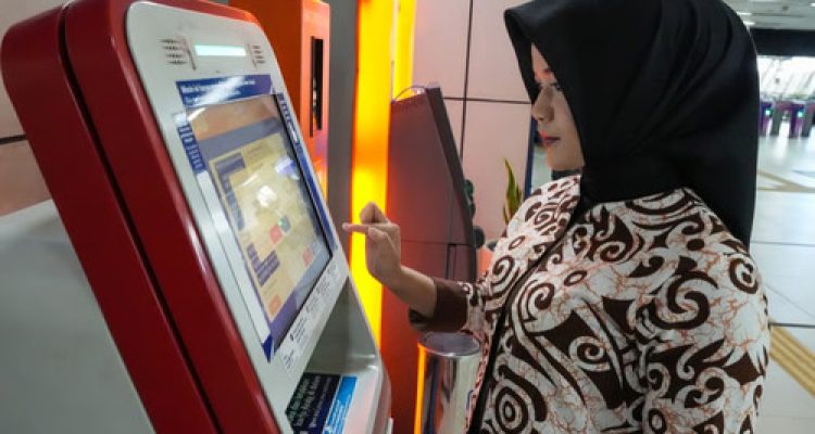 KAI Tambah Vending Machine. Foto : viralsumsel.com