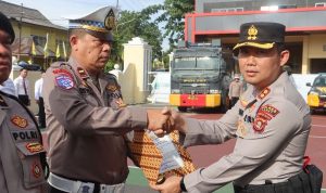 Kapolres Lahat Kukuhkan Kapolsek Pulau Pinang, Puluhan Personel dan Warga Terima Penghargaan