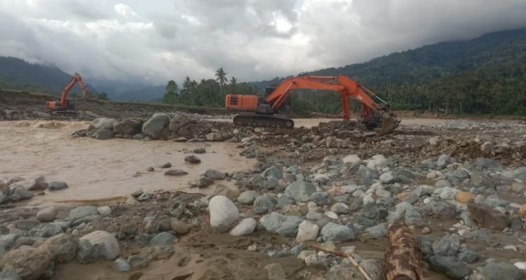 Kementerian PU Perbaiki 13 Jembatan Putus yang Diterjang Banjir dan Tanah Longsor. Foto : viralsumsel.com