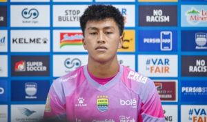 Debut Apik! Kiper Muda Fitrah Maulana Antarkan Persib Kalahkan Borneo FC 3-1 di GBLA