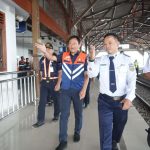 Pastikan Keandalan Prasarana dan Pelayanan Optimal Jelang Nataru 2025/26, KAI Bersama KNKT dan DJKA Kemenhub Lakukan Inspeksi. Foto: viralsumsel.com