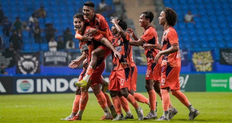 Patrick Cruz Menggila! Hattrick Striker Brasil Antar Kendal Tornado FC Menang dan Naik ke Empat Besar