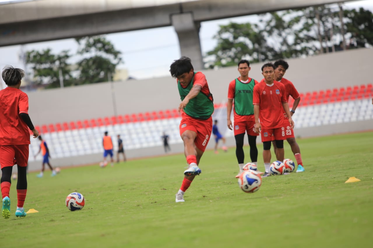 Sumsel United Matangkan Persiapan Lewat Internal Game di Stadion GSJ