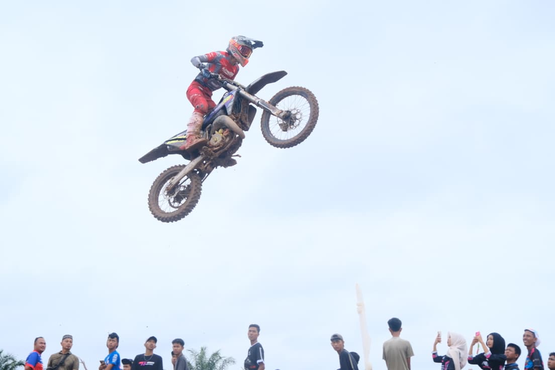 Grasstrack Piala Bupati Muba 2025 Gegerkan Telaga Sena Sungai Lilin, Ratusan Rider dari 17 Daerah Adu Nyali