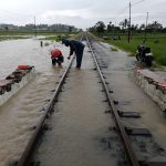 Luapan Air di Petak Jalan Cianjur – Cibeber Tidak Mengganggu Perjalanan KA Siliwangi. Foto: viralsumsel.com