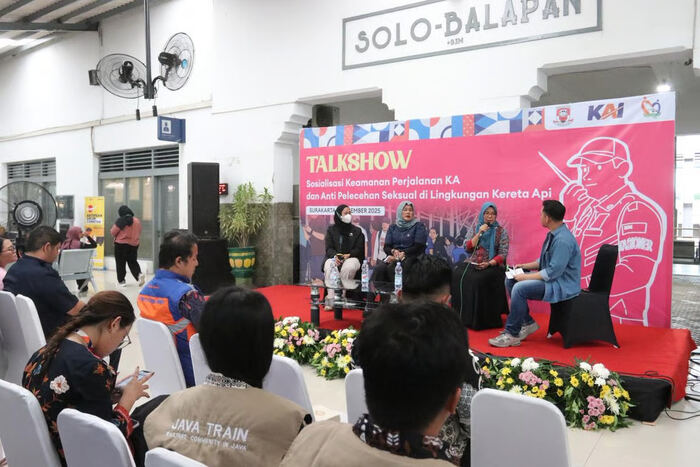 KAI Daop 6 Gandeng Komunitas Semboyan Satoe Community Gelar Sosialisasi Keamanan Perjalanan dan Anti Pelecehan Seksual di Lingkungan Kereta Api. Foto: viralsumsel.com