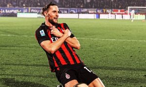Rabiot Menggila, AC Milan Taklukkan Como 3-1 di Laga Tunda Serie A