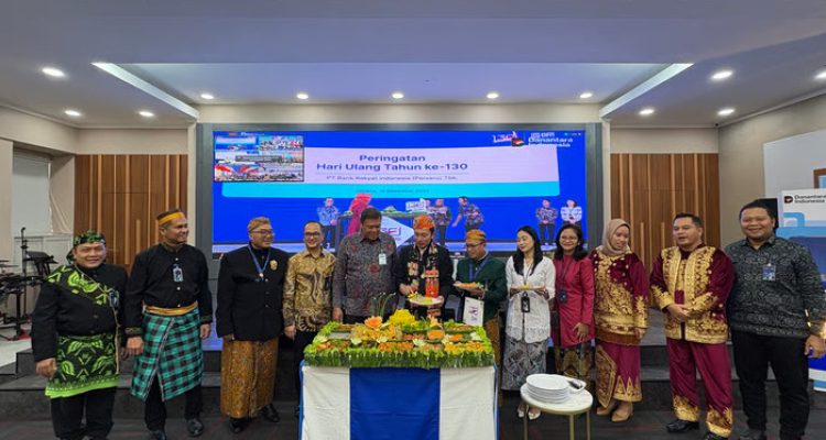 BRI Region 6/Jakarta 1 Rayakan HUT ke-130 dengan Tumpengan dan Penghargaan. Foto : viralsumsel.com