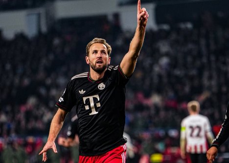 Gol Telat Harry Kane Bungkam PSV di Eindhoven