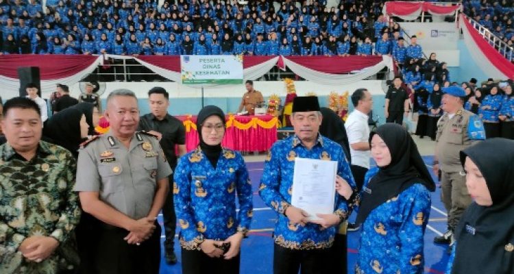 Bupati Lahat Serahkan SK kepada 2.785 PPPK Paruh Waktu, Tegaskan Disiplin dan Kinerja Aparatur