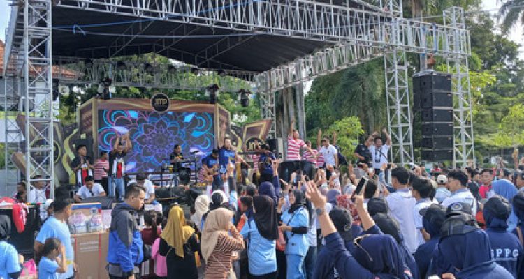 Dari Balik Jeruji ke Panggung Rakyat Nato Band & Musik Daul Lapas Pamekasan Guncang Ribuan Warga Pamekasan (Foto : viralsumsel.com)