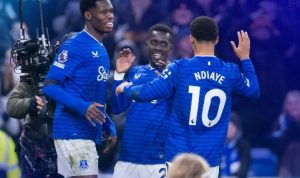 Everton-vs-Leeds-United-Premier-League Everton vs Leeds Berakhir Imbang, Papan Tengah Klasemen Makin Ketat