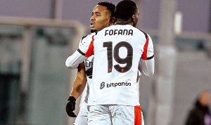 Fiorentina-vs-AC-Milan-Serie-A Fiorentina Tahan AC Milan 1-1, Gol Telat Nkunku Selamatkan Rossoneri