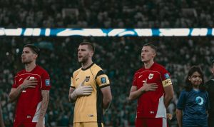 Fabrizio Romano Ungkap Transfer Maarten Paes ke Ajax