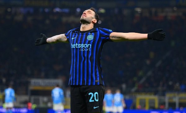 Inter Milan Gagal Menang, Ditahan Imbang Napoli 2-2 Namun Tetap Puncaki Klasemen Serie A