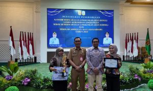Komitmen Lingkungan Berkelanjutan, SUCOFINDO Banjarmasin Raih Juara 1 Eco Office. Foto : viralsumsel.com Komitmen Lingkungan Berkelanjutan, SUCOFINDO Banjarmasin Raih Juara 1 Eco Office. Foto : viralsumsel.com
