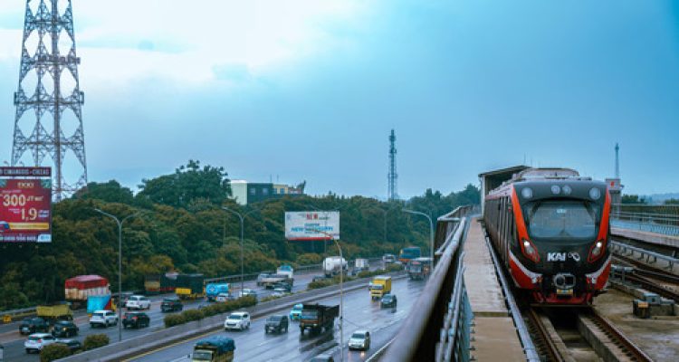 LRT Jabodebek Jadi Penghubung Mobilitas Harian. Foto : viralsumsel.com