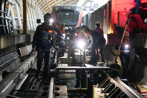 LRT Jabodebek Manfaatkan Waktu Malam untuk Pastikan Jalur Aman dan Andal Setiap Pagi (Foto : viralsumsel.com)