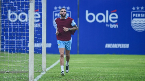 Layvin Kurzawa Mulai Latihan Bersama Persib Bandung, Bojan Hodak Belum Siap Turunkan di Pekan ke-19