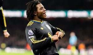 MU-vs-Arsenal-Premier-League Arsenal vs MU Berakhir Panas, Setan Merah Pulang dengan Tiga Poin