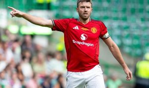 Michael-Carrick-Pelatih-Manchester-United Michael Carrick Jadi Kandidat Terkuat Pelatih Interim Manchester United