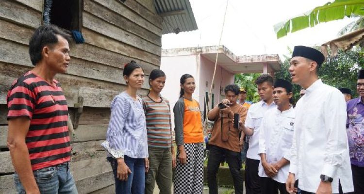 Awali 2026, Bupati OKI Safari Jumat dan Tinjau Rumah Tak Layak Huni Warga Desa Kuripan