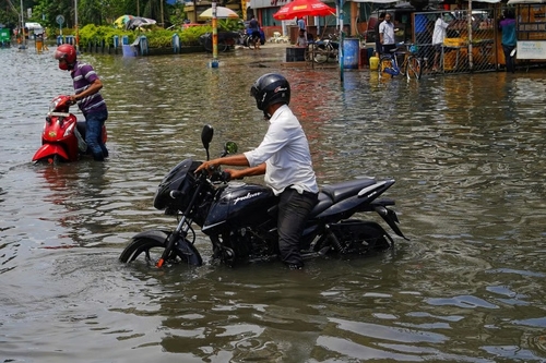 Antisipasi Kerusakan Kendaraan Saat Banjir dan Musim Hujan. Sumber : viralsumsel.com
