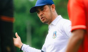 Nil-Maizar-Pelatih-Terbaik-Pegadian-Championship Nilmaizar Dinobatkan Coach of The Week Pekan ke-15 Pegadaian Championship 2025/26