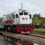Normalisasi Jalur Pekalongan - Sragi yang Terdampak Banjir Terus Dilakukan, KA Berjalan 40 Kpj dan Tidak Ada Pembatalan Perjalanan. Foto: viralsumsel.com
