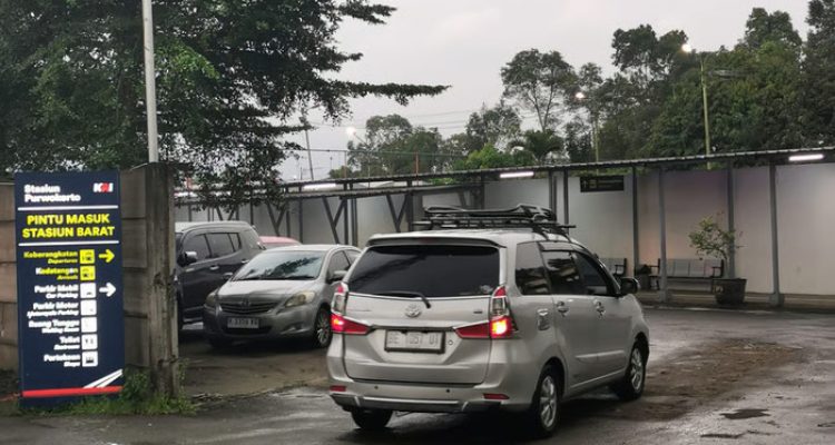Pecah Kepadatan, Stasiun Purwokerto Buka Akses Drop Zone Pintu Barat. Foto : viralsumsel.com