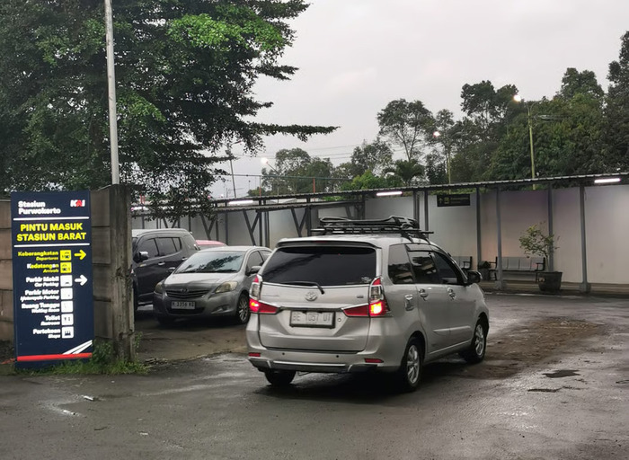 Pecah Kepadatan, Stasiun Purwokerto Buka Akses Drop Zone Pintu Barat. Foto : viralsumsel.com