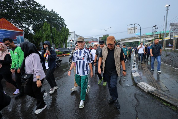 Walk & Check Palembang: Ratu Dewa Jalan Kaki Lebih 5 Km Tinjau Infrastruktur Pusat Kota