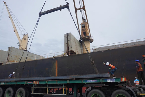 Tonggak Awal 2026, Pelindo Multi Terminal Jamrud Nilam Mirah Layani Kapal Impor Perdana. Foto: viralsumsel.com