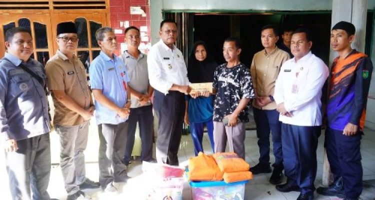 Wali Kota Prabumulih Salurkan Bantuan untuk Korban Kebakaran di Desa Kemang Tanduk