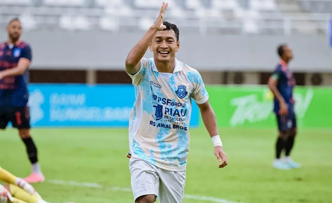 Debut Manis Vieri Donny Ariyanto Bersama PSPS, Aji Santoso Puji Adaptasi Cepat Meski Tim Kalah dari Sumsel United