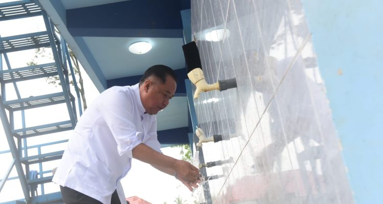 Momen Haru Wagub Cik Ujang Salat Jumat di Tanah Kelahiran