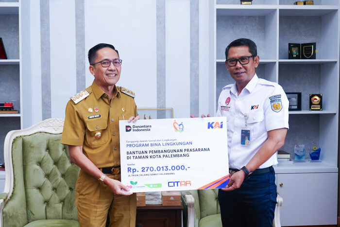 KAI Divre III Palembang Salurkan Bantuan CSR Sebesar Rp 520 Juta untuk Dukungan Sosial dan Infrastruktur Publik di Kota Palembang. Foto: viralsumsel.com